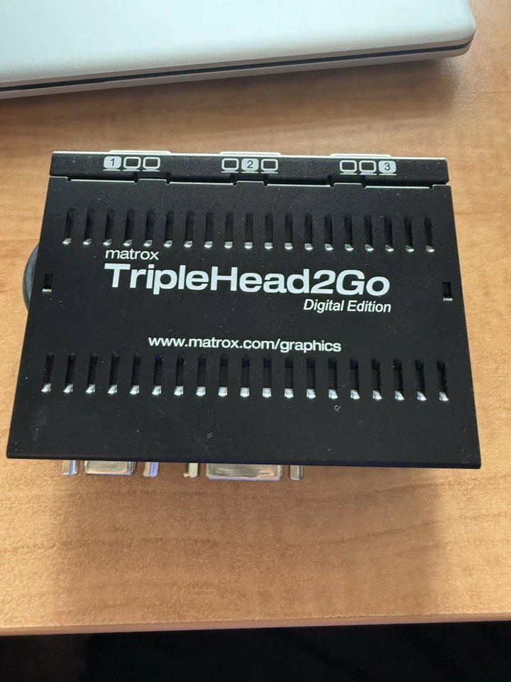 MATROX DualHead2Go Digital Edition External Multi-Display Adapter VGA to DVI - Image 1 of 4