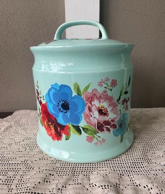 "Frasco de cerámica ventilado con tapa The Pioneer Woman Melody Onion Keeper aproximadamente 8""" Foto 1 de 4