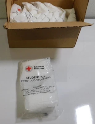 (3) Kit de estudante da Cruz Vermelha Americana ~ Estojo de treinamento de primeiros socorros de 10 Kts - Imagem 1 de 4