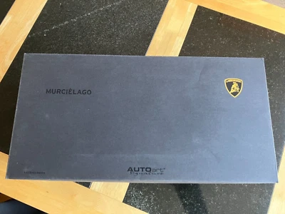 AUTOart 1/12 diecast Lamborghini Murcielago Roadster en negro. Foto 1 de 4