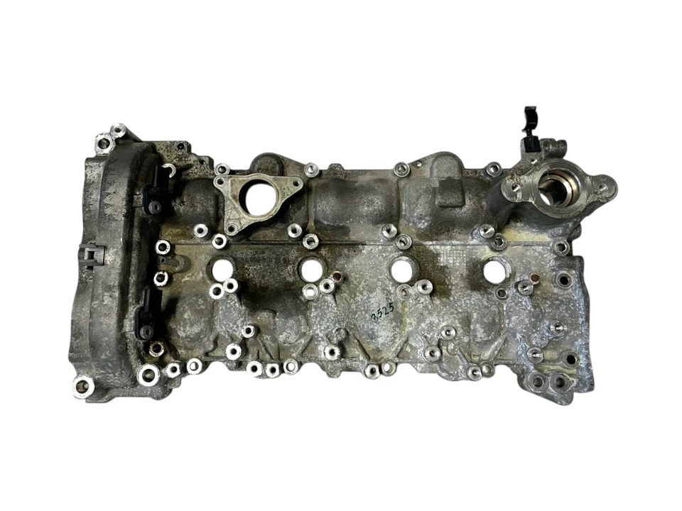 Infiniti QX30 2018 2,0 L cubierta de válvula de culata de motor OEM Foto 1 de 4