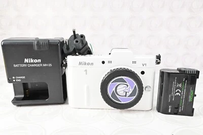 Nikon 1 V1 Kamera in Weiß - mit 6219 Klicks - GT24 - 12 Monate Gewährleistung - Bild 1 von 4