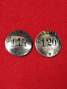 Peine Insignias Engine Inc. #117 y #120 tono plateado - Imagen 1 de 5