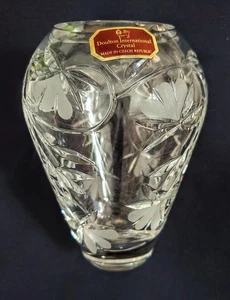 Vintage Doulton International hand cut crystal vase labelled - Picture 1 of 4