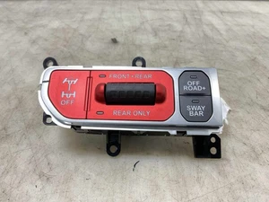 Jeep JL Wrangler OEM Rubicon Locker and Sway Bar Switch Panel 2018-2023 036085 - Picture 1 of 7