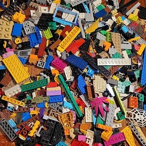 Lego Ladrillos Piezas Lote a Granel Cabeza Torso Minifigura 2.3 Lbs - Imagen 1 de 17