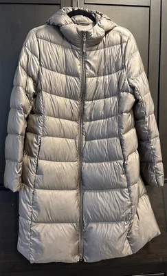 Abrigo acolchado ultra ligero Uniqlo para mujer XL nailon topo al aire libre bueno Foto 1 de 4