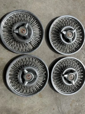 1960 年福特野马轮毂盖 — 第 1/2 张图片