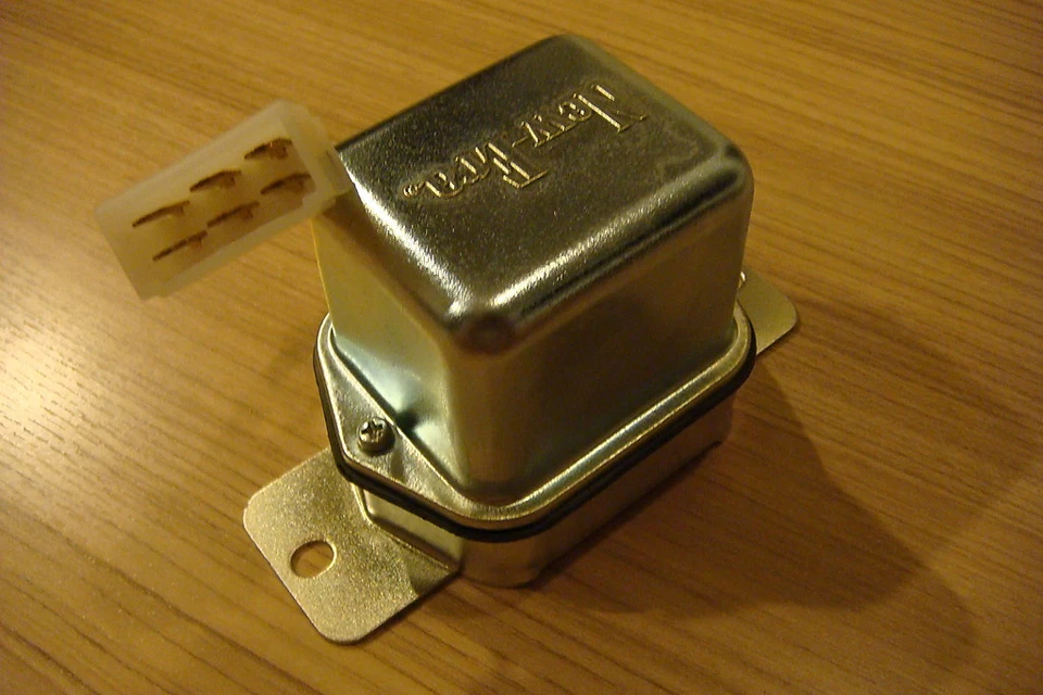 REGULADOR DE VOLTAJE DATSUN 1200 1600 240Z 260Z 280Z 411 510 B110 B210 521 620 NOS Foto 1 de 1