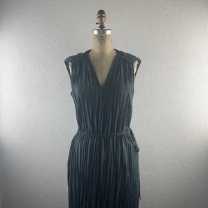Vince l S Contemporary Minimalist Pleated Satin Cinch Waist V-Neck Resort Dress - Picture 1 of 18