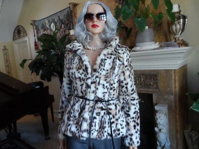 全新 White House Black Market 雪豹印花 人造毛皮夹克 带皮革 领带 XS — 第 1/4 张图片