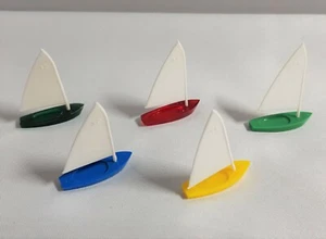5 Spielfiguren Schiffe Segelschiffe DDR - Bild 1 von 5