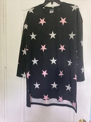 "Camisa de Noche Joe Boxer Negra con Estrellas Multicolores Hombro a Parte Inferior 34"" Talla S/C" Foto 1 de 4