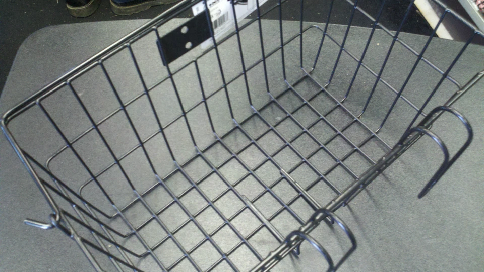 Cesta de bicicleta de cercanías Sunlite Lift Off Cruiser 14,5 x 8,5 x 7 montaje rápido negra Foto 1 de 1