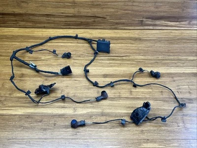 Cableado de parachoques delantero Audi S3 2022-2024 con radar de distancia y sensor de estacionamiento OEM Foto 1 de 4