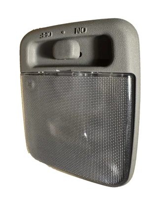 Nissan Xterra 2001 luz cúpula montada trasera/central OEM gris Foto 1 de 4