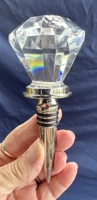 Tapón de botella de vino de gran tamaño con forma de diamante cristal facetado  Foto 1 de 4