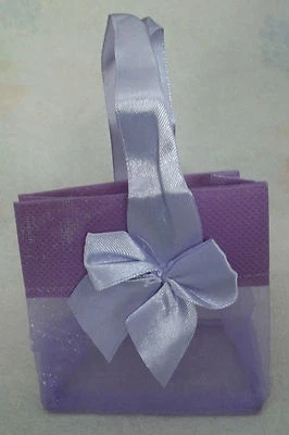 6 pequeñas bolsas de regalo de organza púrpura lavanda para joyería 3x2x3" lazo y asa satinados Foto 1 de 4