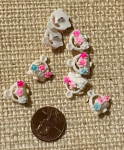 Buttons Japan 1950's flower basket 12X15mm hand painted Vintage Celluloid - Picture 1 of 4