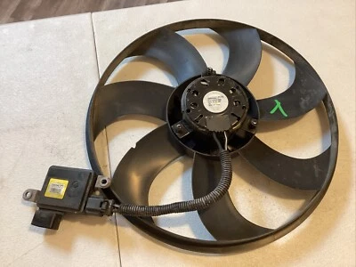 2017-2022 KIA SPORTAGE 2.4L ENGINE RADIATOR COOLING FAN BLADE W/ MOTOR OEM - Image 1 of 4