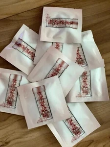 15 cápsulas de suero nocturno de ceramida de retinol Elizabeth Arden 2 unidades cada viaje - Imagen 1 de 4