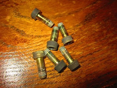 PERNOS DE ROTOR TRASEROS DUCATI OEM MONSTER ST2 ST3 ST4S SS MUCHOS EJES 17MM/25MM DUCA Foto 1 de 3