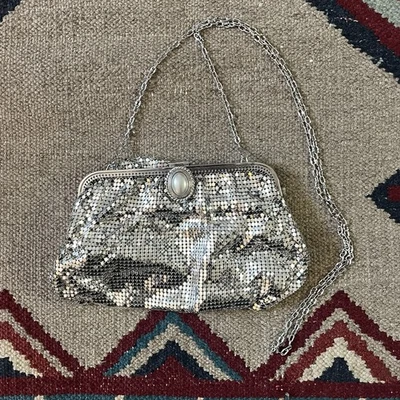 Estuche de Maquillaje Cartera sin asas de malla plateada vintage Whiting & Davis | Hecho en EE. UU. Foto 1 de 4