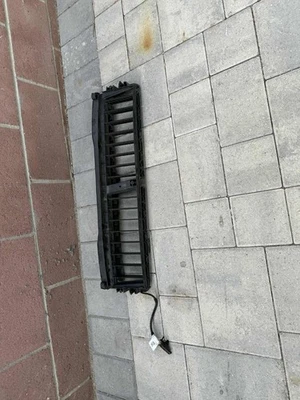 2023-2024 MERCEDES EQE SUV Sistema de regulación de aire Persianas de radiador MONTAJE OEM Foto 1 de 4