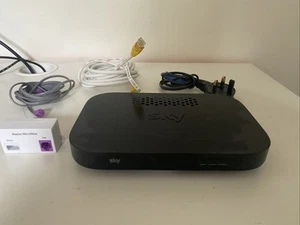 Router inalámbrico de banda ancha SKY Q modelo ER110 Wi-Fi - Imagen 1 de 9