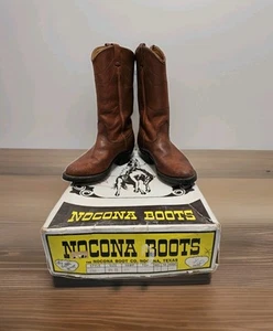 Stivali western Nocona in pelle marrone stile 232 - taglia 8,5 EE - con scatola originale - Foto 1 di 13