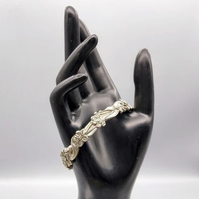 Vintage Floral Bangle, 1988 Seagull Pewter Canada, Stackable Wildflowers Bracele - Image 1 of 4