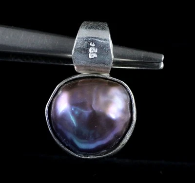 Colgante de 6 quilates natural de Tahití negro del Mar del Sur con gemas redondas de 9 x 9 mm para hombre Foto 1 de 4