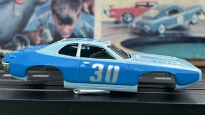 De colección. AURORA/AFX Plymouth Road Runner Stocker~Azul #30~SOLO CUERPO~MIS. REJILLA DELANTERA Foto 1 de 4