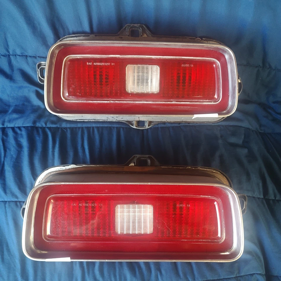 74 luces traseras Chevrolet Malibu Laguna lámpara de freno lente par Foto 1 de 4