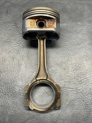 0P030 pistón de motor Toyota 4Runner 2009 4,0 L V6 OEM (pistón 3#) Foto 1 de 4