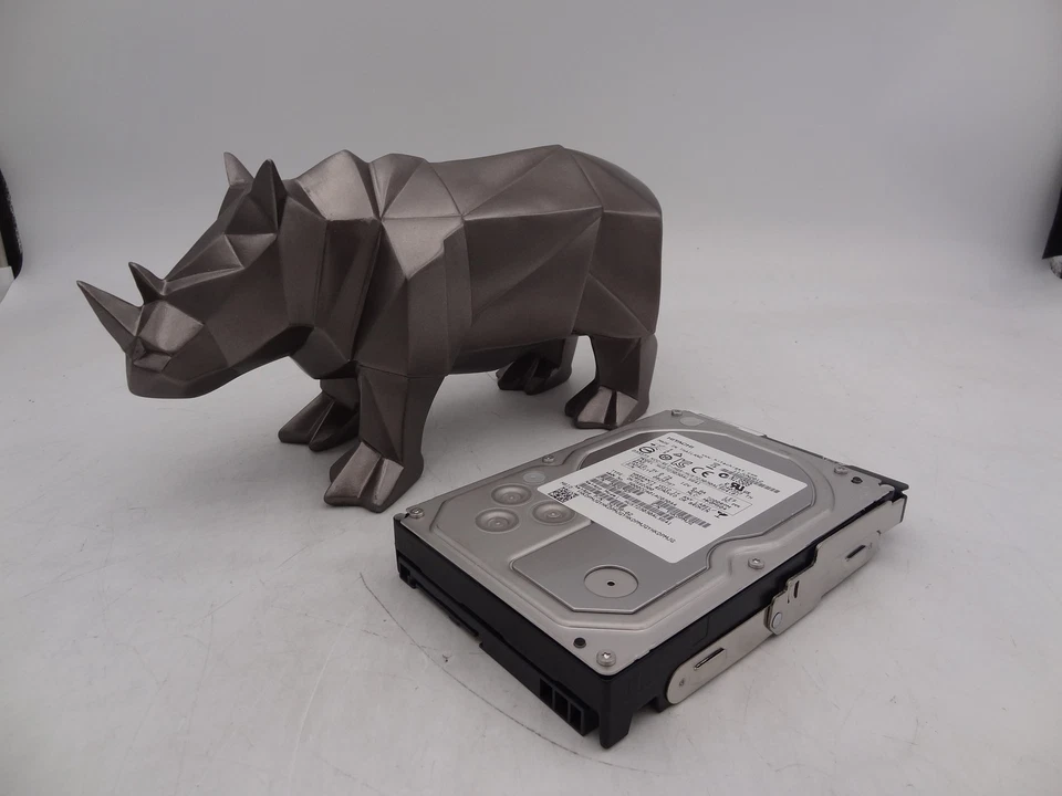 HGST HUS723030ALS641 3TB 7.2K SAS 6Gb/s 64MB Cache LFF Drive - Image 1 of 1