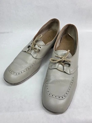 Footsaver By Drew Vintage Pumps Shoes Lace Up Taupe Leather Heels 8.5, 1960s - Image 1 of 4