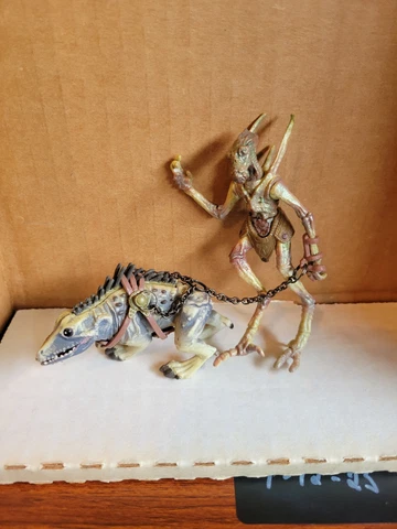 Massiff with Geonosian Star Wars Episode II Attack of the Clones 2002 Hasbro Cover