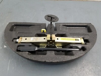 Pontiac GTO 2004 kit de gato de neumático #1656 Y2 Foto 1 de 4