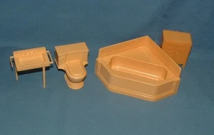 VINTAGE HARD PLASTIC BATHROOM SET - MARX - 1950'S - USED - Picture 1 of 7