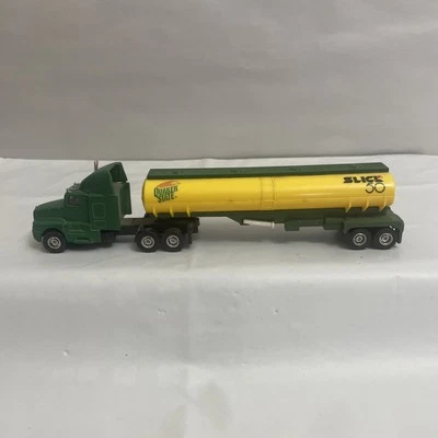 Maisto Transport Hauler Kenworth Semi & Quaker State Slick 50 NIB  1999 - Image 1 of 4