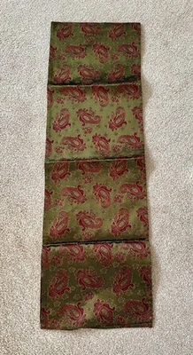 Men Cravat Vintage Scarf Green Red Gold Paisley Pure Silk Pre-Owned - Image 1 of 4