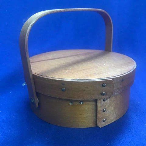 RARE ANTIQUE SHAKER BENT WOOD SILK LINED SEWING BOX PIN KEEP CUSHION WAX EMERY Cover