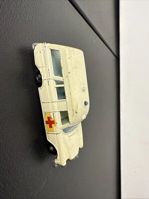 Caja de cerillas Lesney 1968 vintage n.º 3 Ambulancia Mercedes Benz "Binz" England Lensey Foto 1 de 4