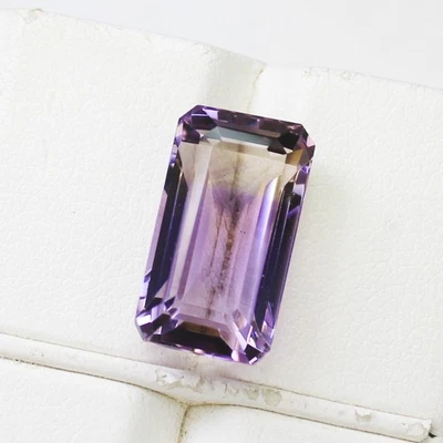 Bio ametrina natural facetada em formato quadrado 7,35 quilates 15x8x7 mm tamanho - Imagem 1 de 4