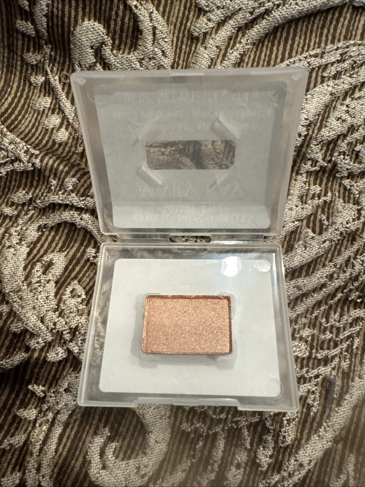 Mary Kay Mineral Eye Shadow Candlelight Full Size New In Box - Image 1 of 1