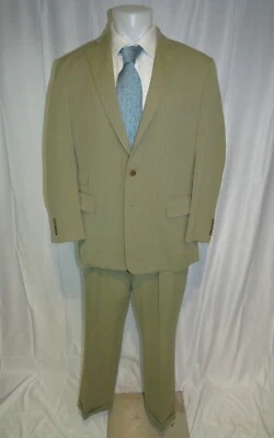 Paul Stuart Super 110 Light Olive Green Twill Ticket Pocket Two Button Suit 42ST - Image 1 of 4