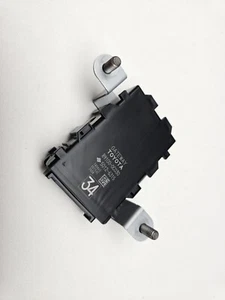 2018 2019 2020 2021 Toyota Tundra Network Gateway Control Module 89100-0C030 OEM - Picture 1 of 10