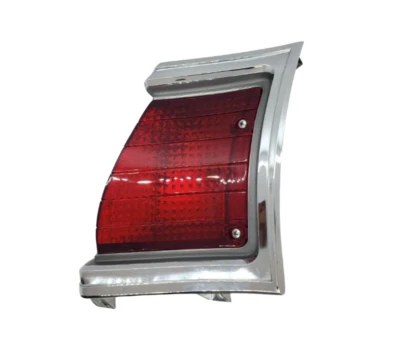 Conjunto de luz trasera izquierda Plymouth Satellite Regent Wagon 1971-1972 3514409 nuevo de stock Foto 1 de 4