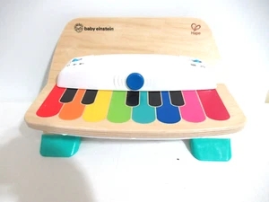 Piano de madera Baby Einstein tocar y aprender Magic Touch de Hape - Imagen 1 de 7